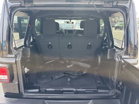 Used 2022 Jeep Wrangler Unlimited Sport w/ Sun And Sound Package image 10