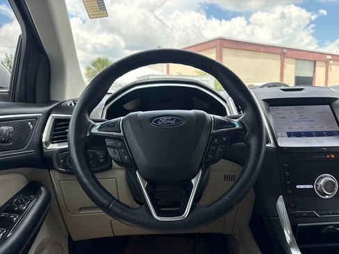 Used 2020 Ford Edge Titanium FWD image 19