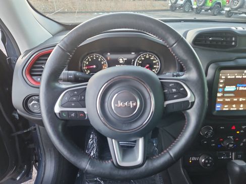 Used 2021 Jeep Renegade Trailhawk image 10