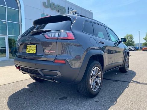 Used 2020 Jeep Cherokee Trailhawk w/ Cold Weather Group AWD/4WD image 5