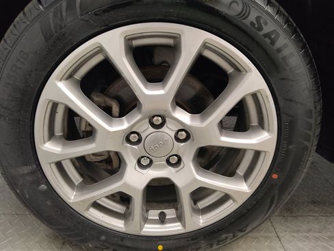 Used 2022 Jeep Compass Latitude AWD/4WD image 31