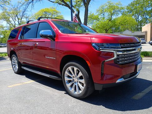 Used 2024 Chevrolet Suburban Premier AWD/4WD image 2