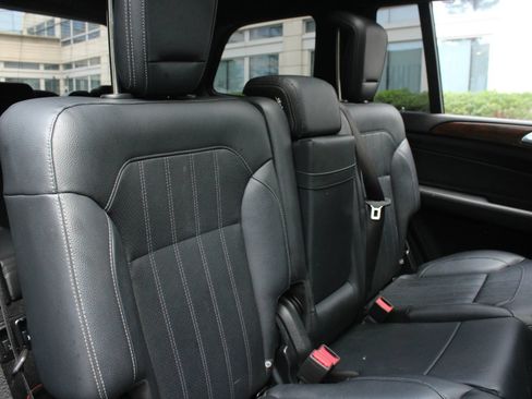 Used 2018 Mercedes-Benz GLS 450 4MATIC w/ Premium Package image 23