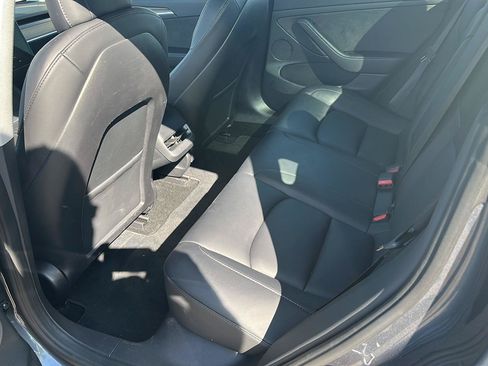 Used 2022 Tesla Model 3 RWD image 5