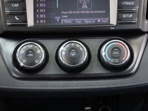 Used 2018 Toyota RAV4 LE image 38