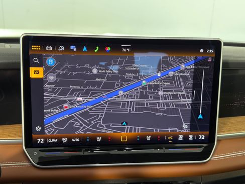 Used 2025 Volkswagen Tiguan SEL R-Line image 21