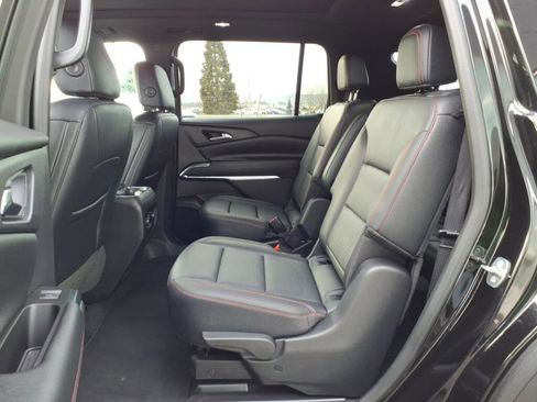 Used 2024 Chevrolet Traverse Z71 AWD/4WD image 13