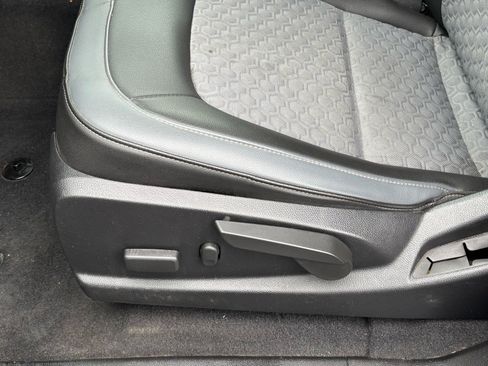 Used 2019 Chevrolet Colorado Z71 AWD/4WD image 10