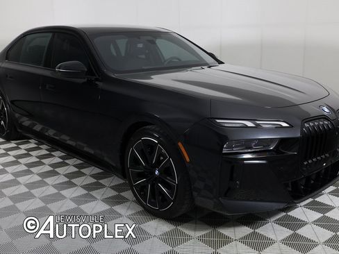 Used 2023 BMW i7 xDrive60 image 3