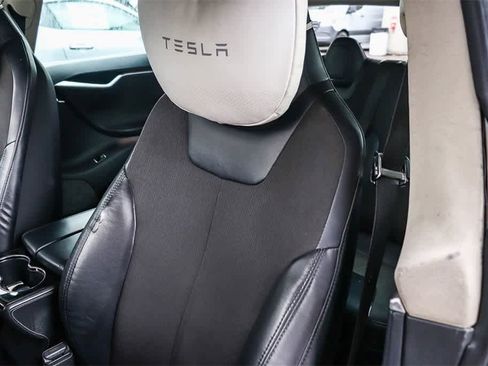 Used 2013 Tesla Model S image 25