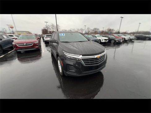 Certified 2023 Chevrolet Equinox LS w/ LS Convenience Package image 3