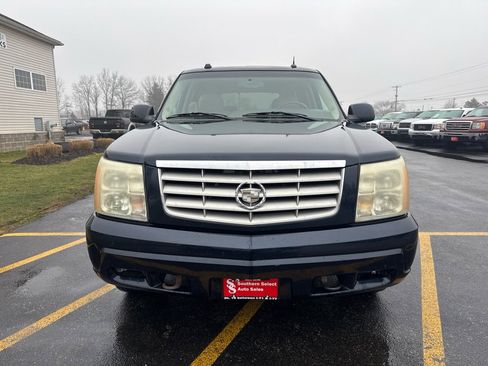 Used 2005 Cadillac Escalade AWD image 3