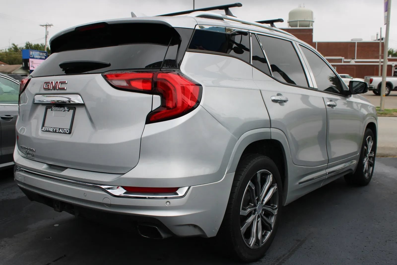 Used 2019 GMC Terrain Denali w/ Advanced Safety Package FWD image 4