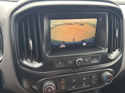 Used 2022 Chevrolet Colorado W/T AWD/4WD image 23
