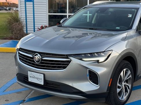 Used 2023 Buick Envision Essence image 2