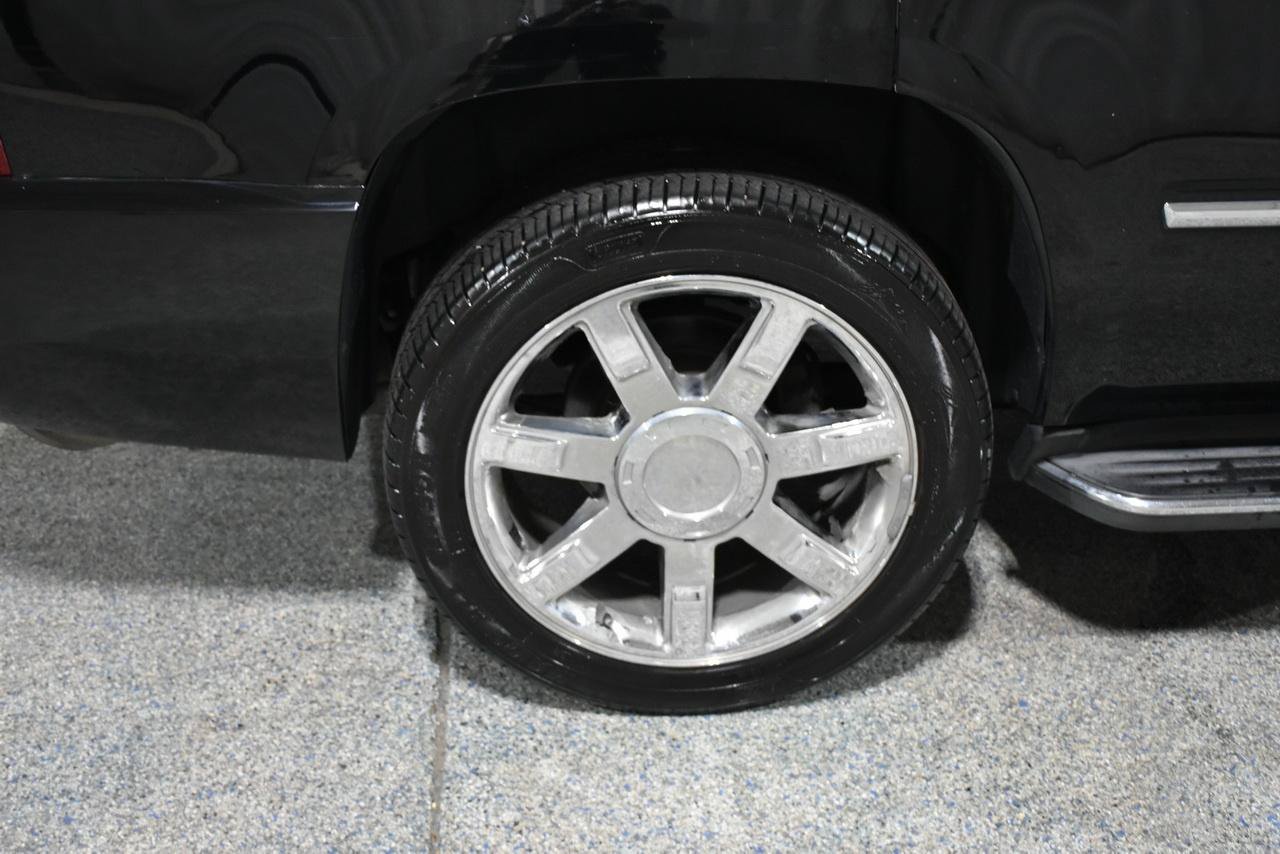 Used 2014 Cadillac Escalade Luxury RWD image 22
