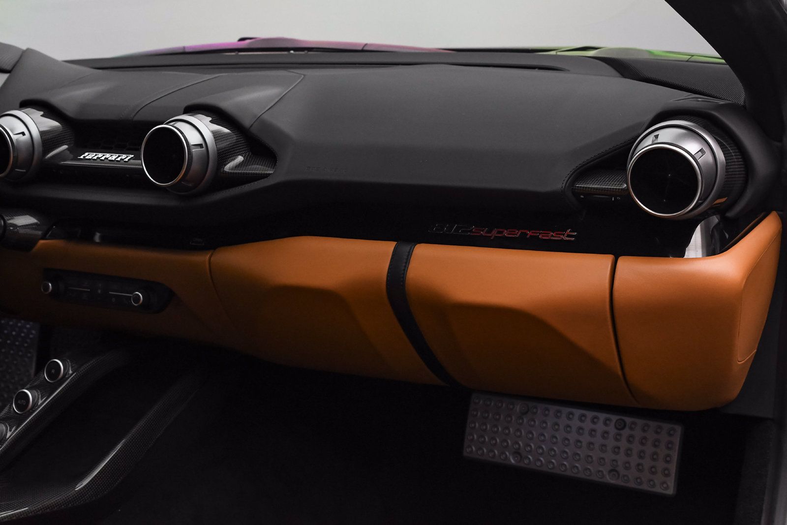 Used 2018 Ferrari 812 Superfast RWD image 24