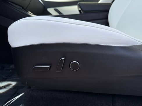 Used 2022 Tesla Model Y Performance AWD/4WD image 10