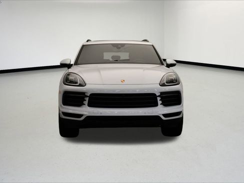 Used 2023 Porsche Cayenne Platinum Edition image 10