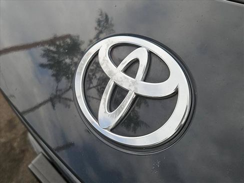 Used 2025 Toyota Camry SE FWD image 30