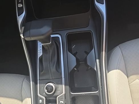 Certified 2025 Kia Sorento EX AWD/4WD image 9