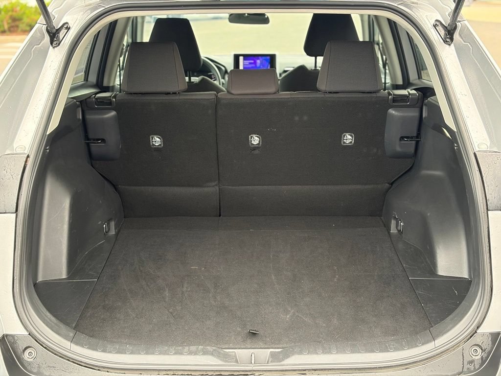 Used 2025 Toyota RAV4 LE AWD/4WD image 9