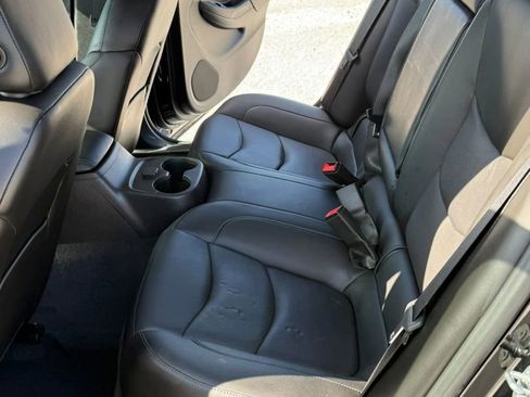 Used 2018 Chevrolet Volt LT w/ Comfort Package image 6