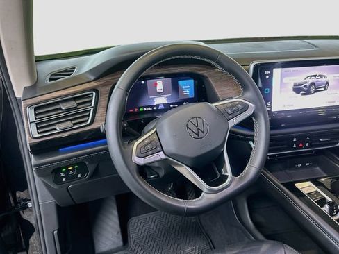 Used 2024 Volkswagen Atlas SEL AWD/4WD image 8