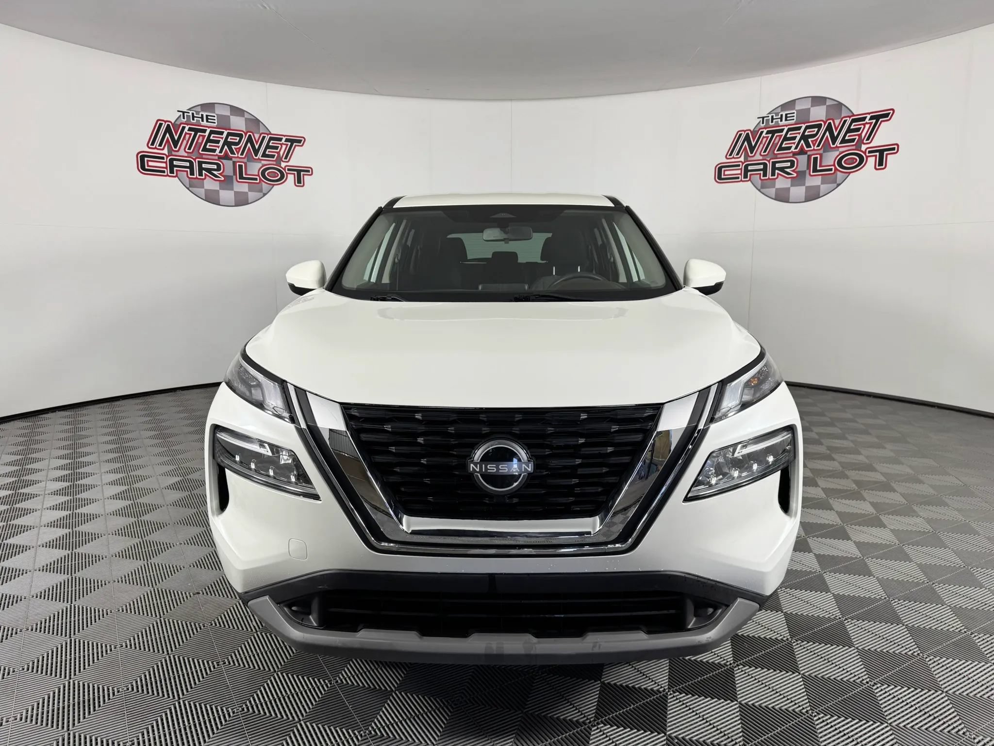 Used 2023 Nissan Rogue SV AWD/4WD image 2