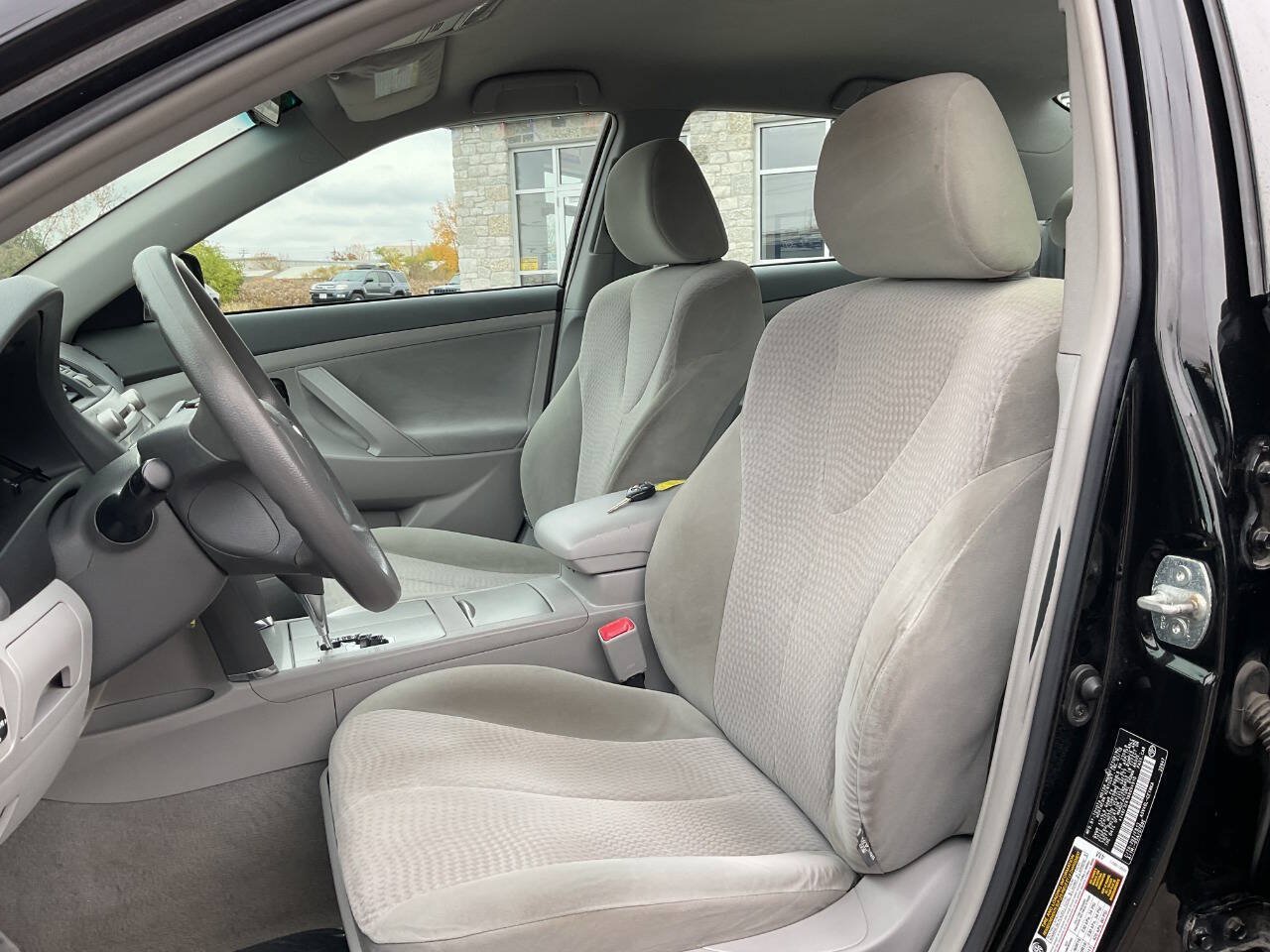 Used 2011 Toyota Camry LE FWD image 15
