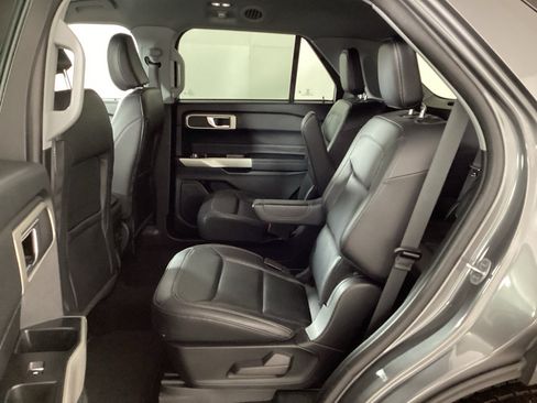 Used 2023 Ford Explorer XLT w/ Equipment Group 202A AWD/4WD image 14