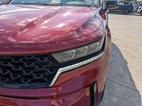 Used 2022 Kia Sorento SX image 11