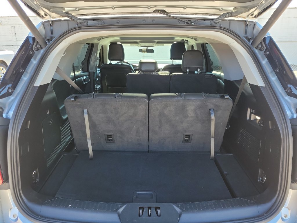 Used 2020 Ford Explorer XLT w/ Equipment Group 202A AWD/4WD image 8