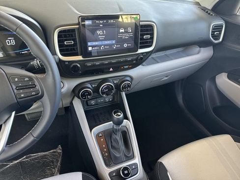 New 2026 Hyundai Venue SEL FWD image 29