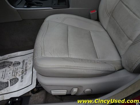 Used 2017 Toyota Camry XLE w/ Moonroof Package FWD image 26