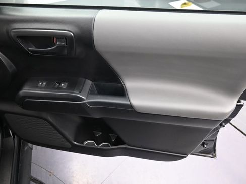 Used 2022 Toyota Tacoma SR AWD/4WD image 30