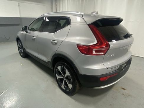 Certified 2025 Volvo XC40 B5 Plus image 2
