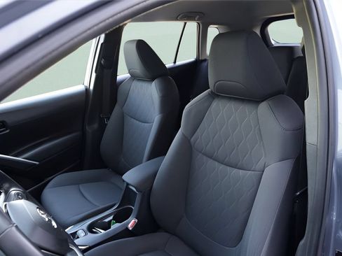 Certified 2022 Toyota Corolla Cross LE AWD/4WD image 19