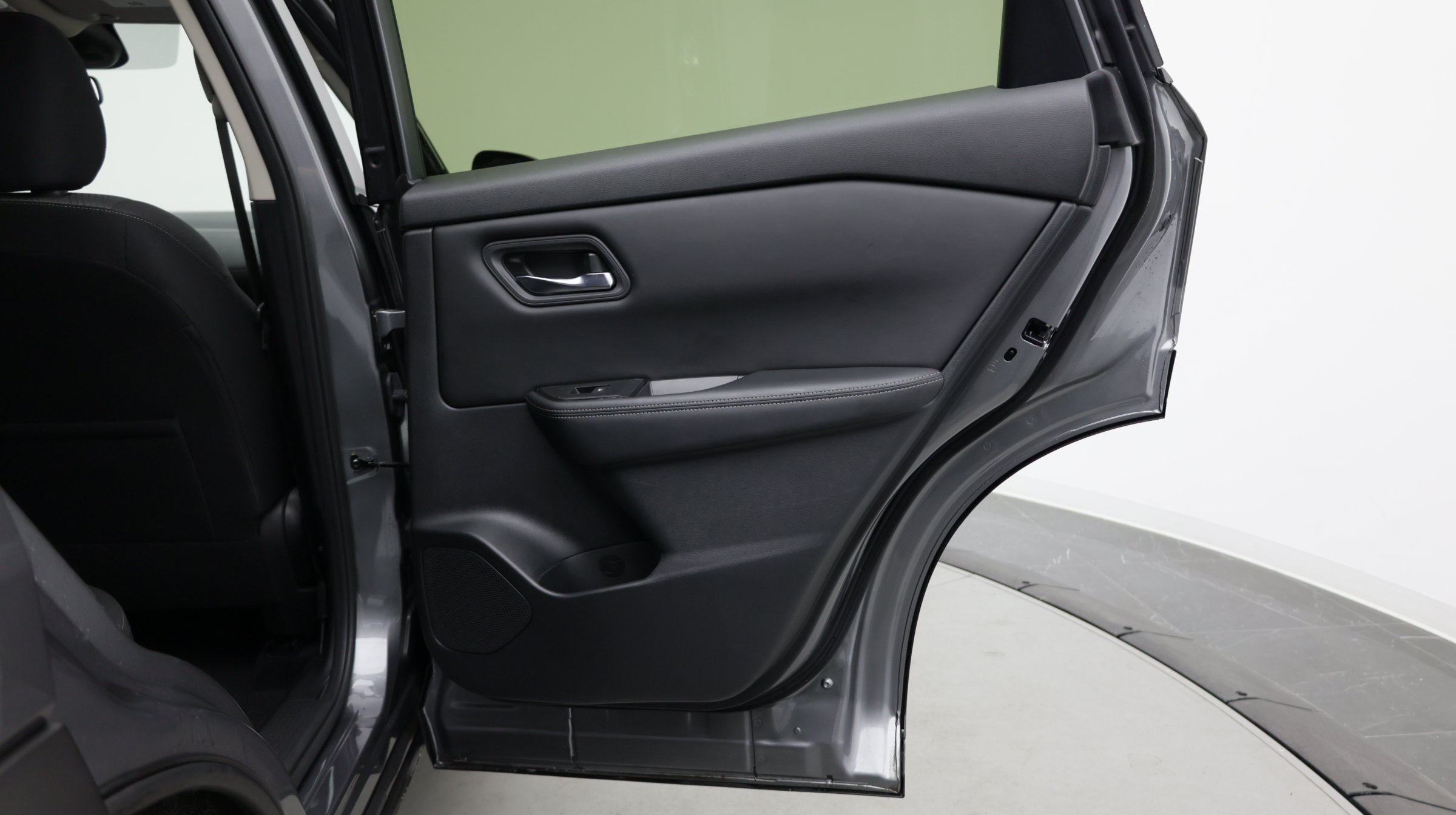 Used 2024 Nissan Rogue SV FWD image 35