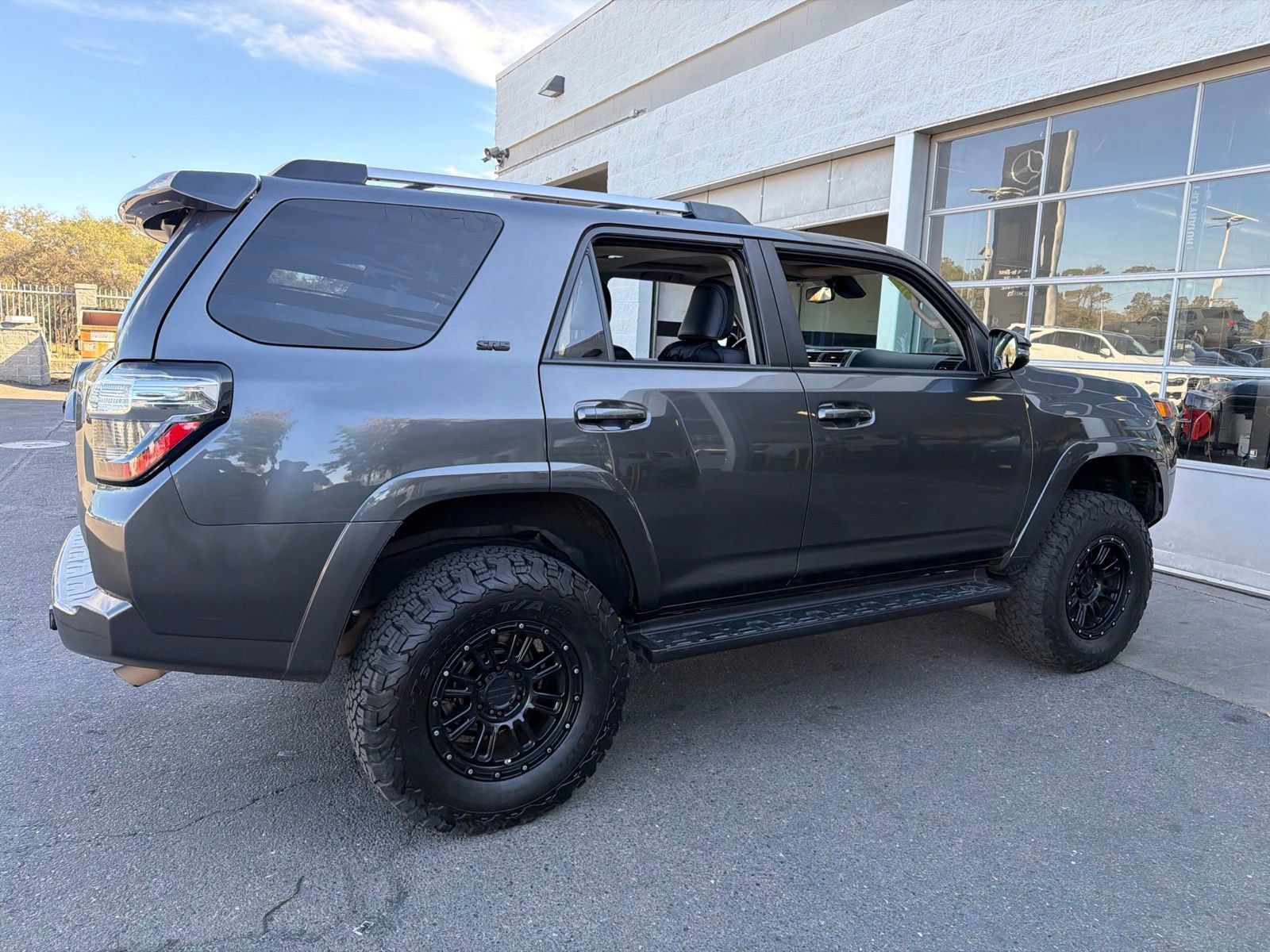 Used 2020 Toyota 4Runner SR5 Premium w/ Moonroof Package AWD/4WD image 4