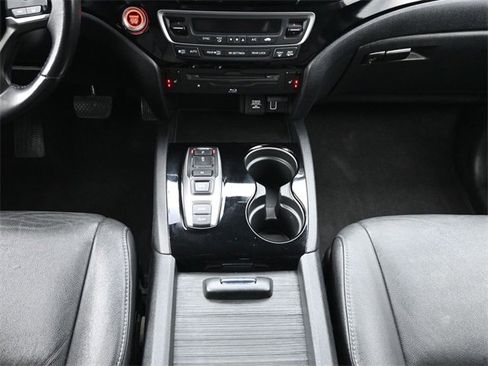 Used 2021 Honda Pilot Touring image 28