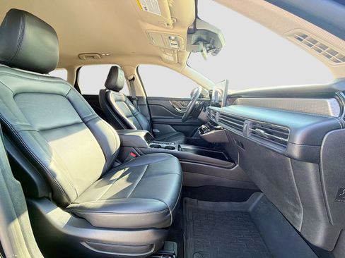 Used 2025 Lincoln Corsair Reserve image 34