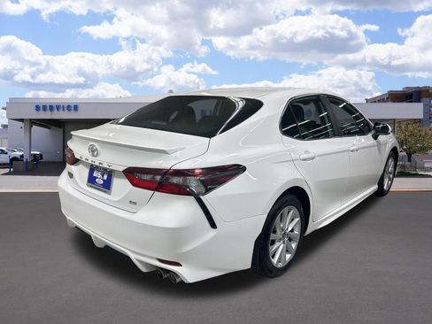 Used 2024 Toyota Camry SE FWD image 3