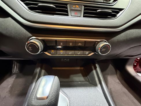 Certified 2022 Nissan Altima 2.5 SV image 12