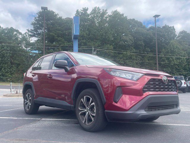 Used 2022 Toyota RAV4 LE FWD image 3