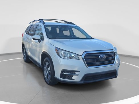 Used 2020 Subaru Ascent Premium w/ Convenience Package image 3