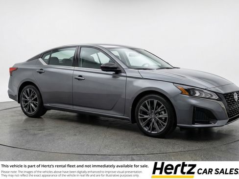 Used 2025 Nissan Altima 2.5 SV FWD image 1