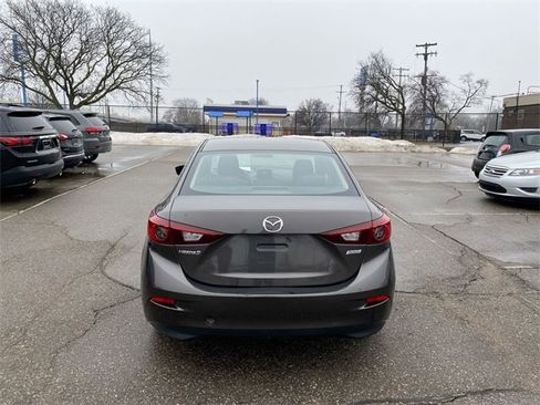 Used 2016 MAZDA MAZDA3 i Sport w/ Preferred Equipment Package image 4