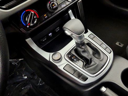 Used 2025 Kia Seltos LX AWD/4WD image 16