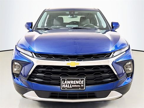 Used 2023 Chevrolet Blazer LT image 2